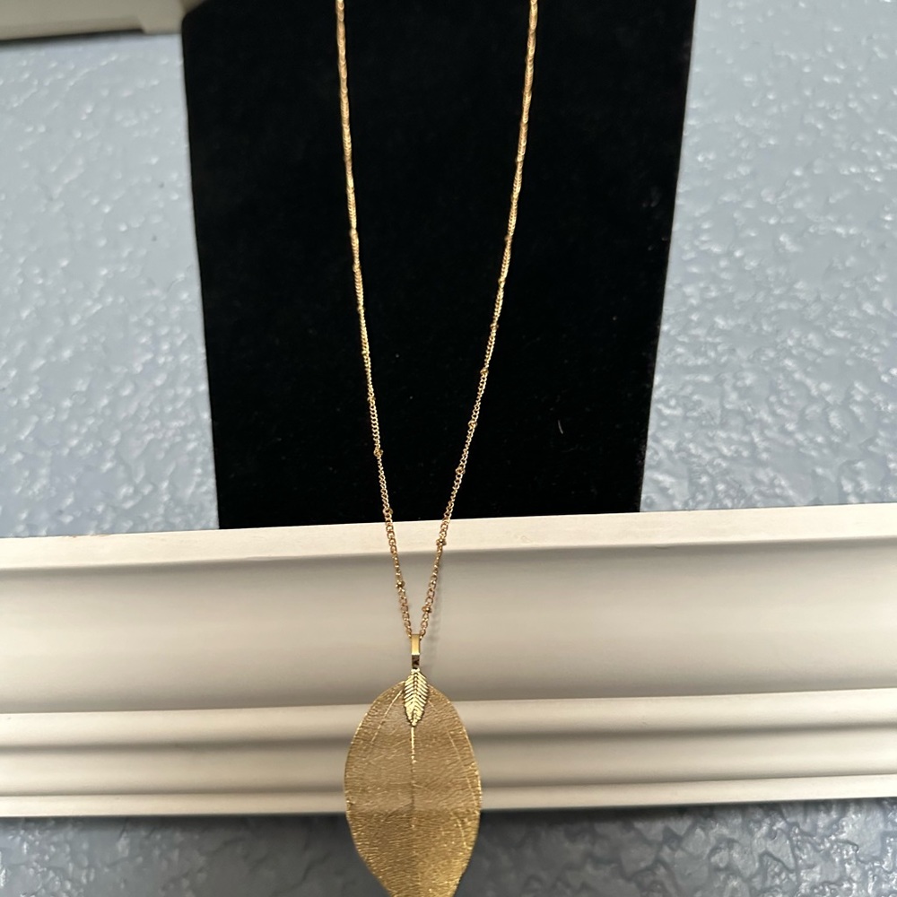 Leaf necklace